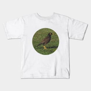 Myna Bird on Grass, photo art Kids T-Shirt